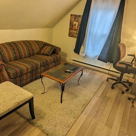 Cozy Downtown One Bedroom Free Parking Kingston Eksteriør bilde